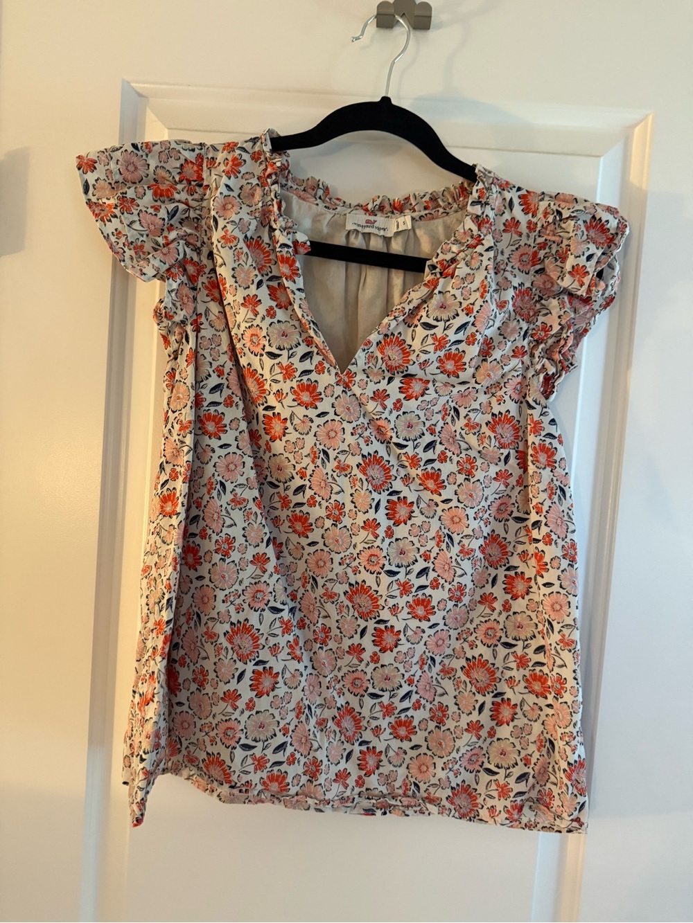 Vineyard Vines White Flutter Sleeve Floral V-Neck Top